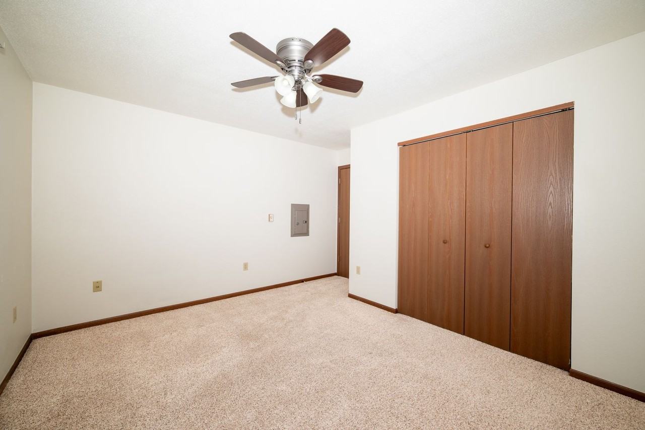 Murdock Apartments - Photo 5 of 18