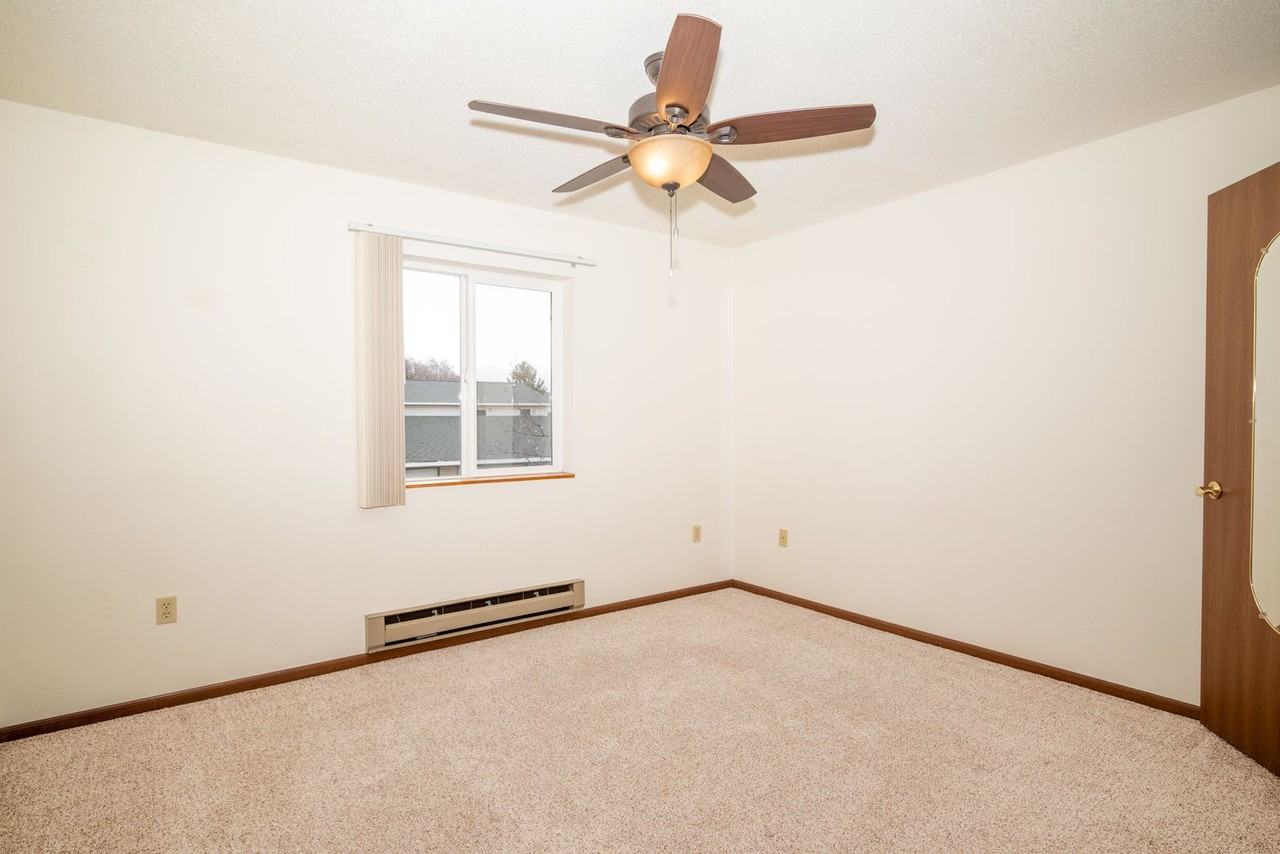 Murdock Apartments - Photo 6 of 18