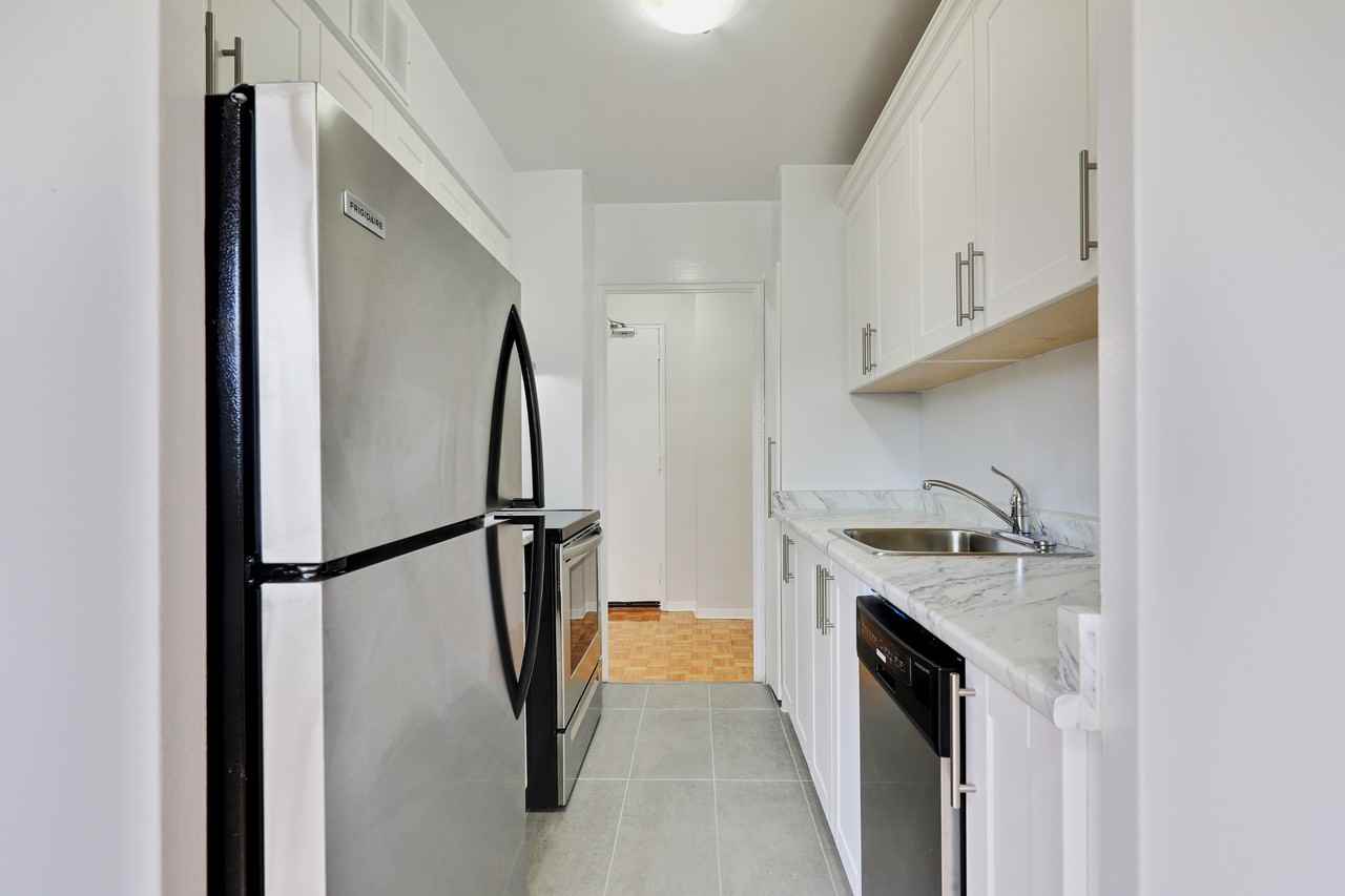 Central Park Place (B) - Photo 4 of 15