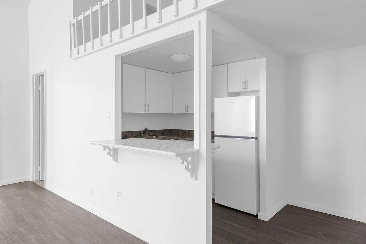 Gold St #406 - Photo 3 of 5