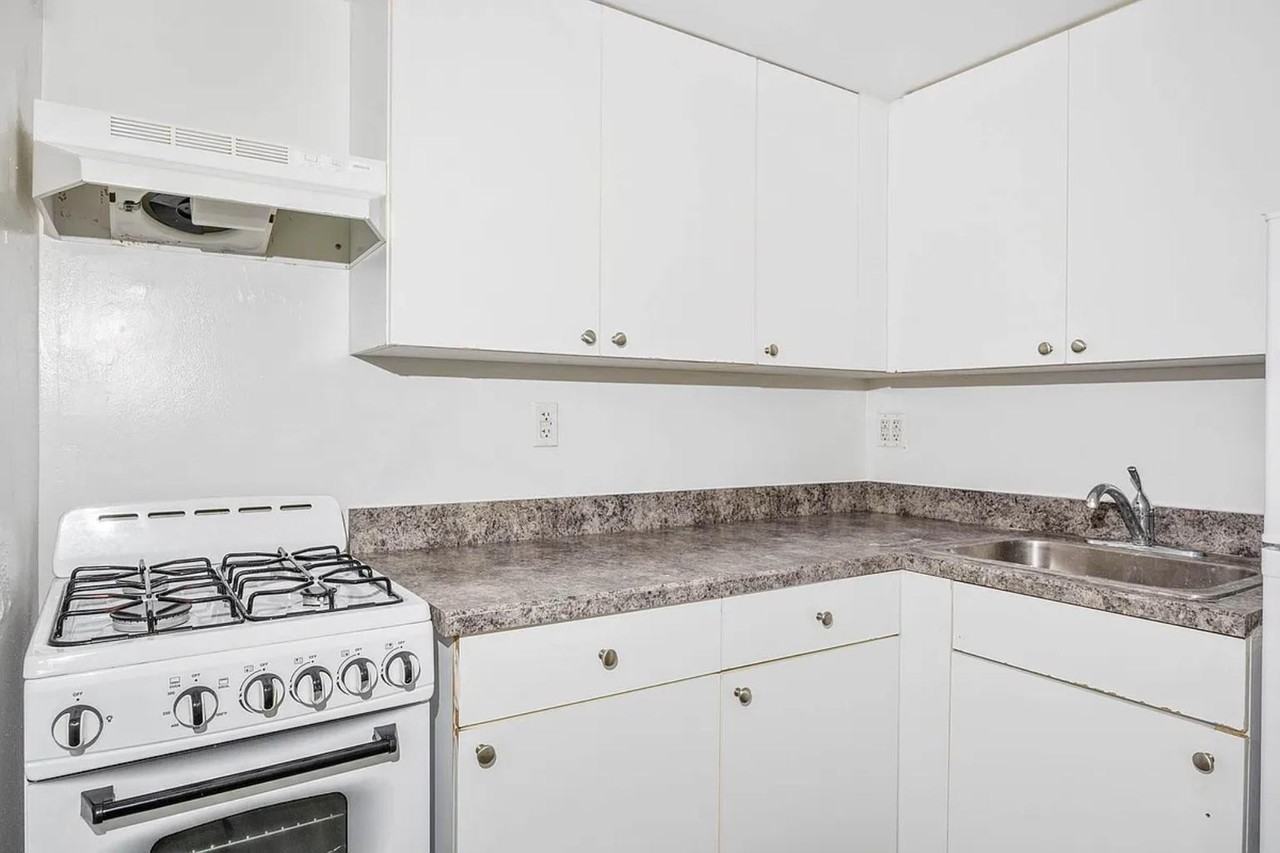 Gold St #624 - Photo 3 of 4