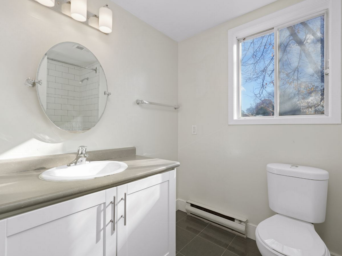 170, 174-178 Grove Street East - Photo 6 of 12