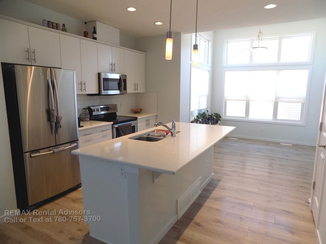 2305 69A Street Southwest - Photo 3 of 25