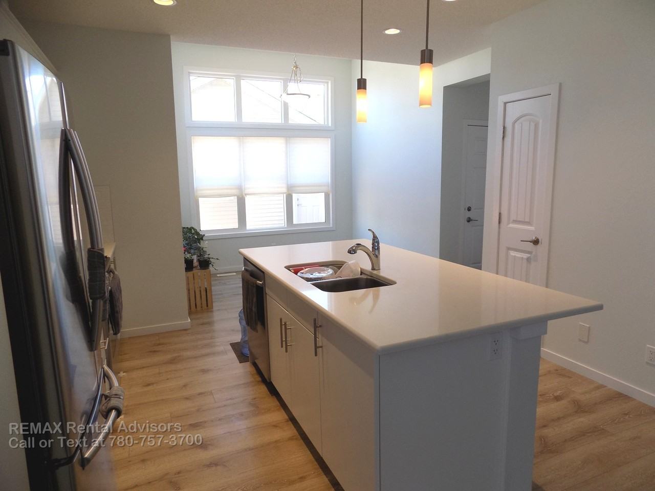 2305 69A Street Southwest - Photo 4 of 25