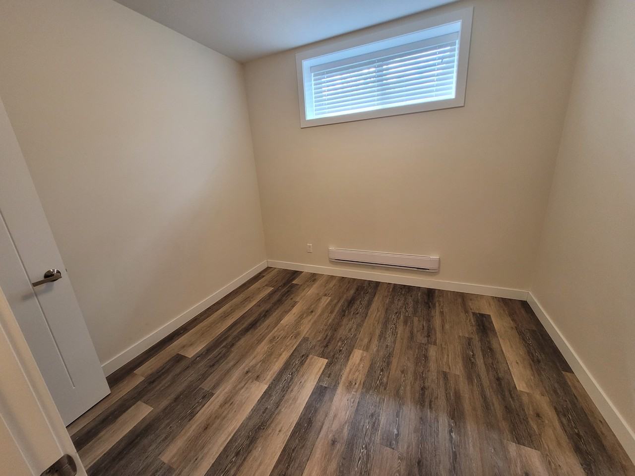 1616A Alexandra Avenue (Basement Suite) - Photo 4 of 8