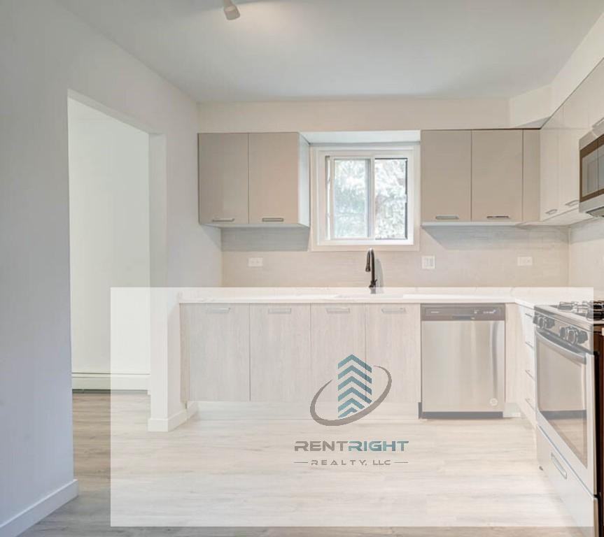 7621 N Sheridan Rd #3B - Photo 2 of 20