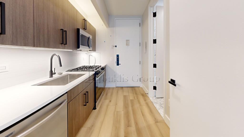 95 Wall St #2901 - Photo 2 of 3