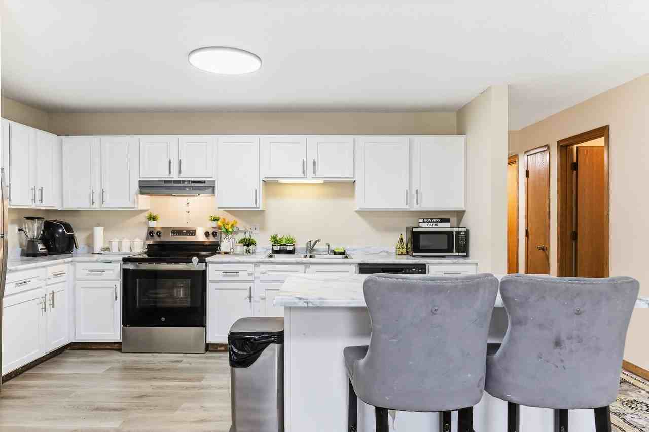 13344 Parkwood Dr #223 - Photo 6 of 30