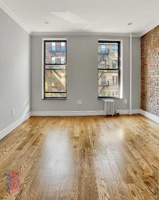 E 10th St #5 - Photo 4 of 6