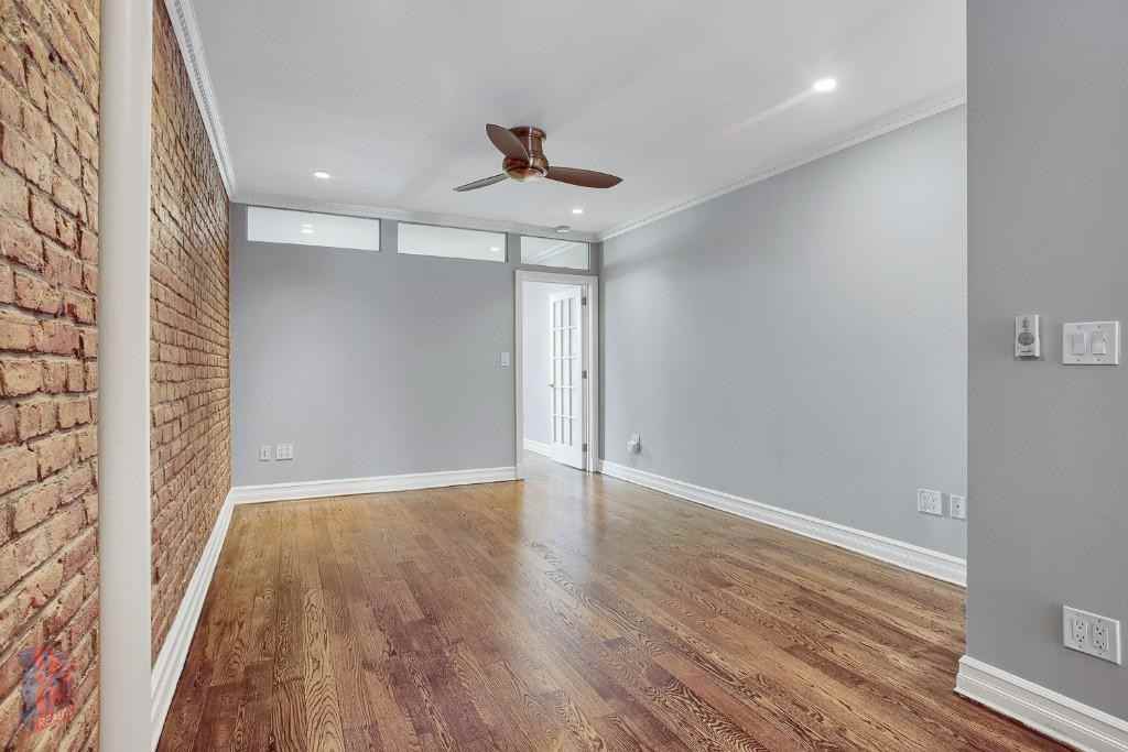 E 10th St #5 - Photo 6 of 6