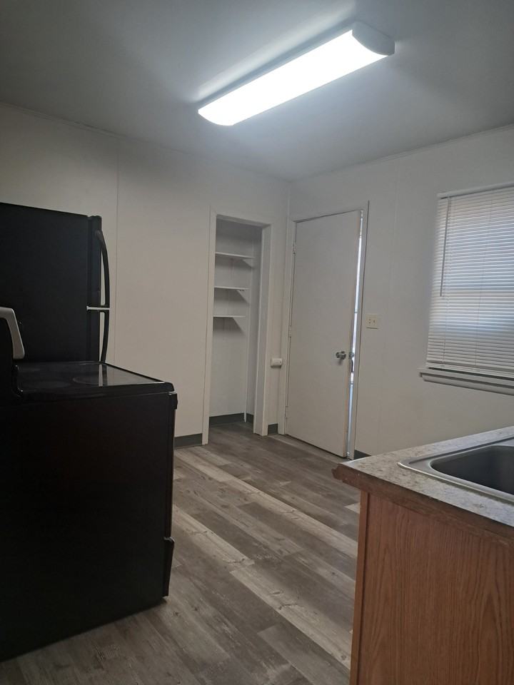 1332 Baxter Ln #1 - Photo 2 of 12