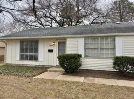 featured image of 909 Hillside Dr