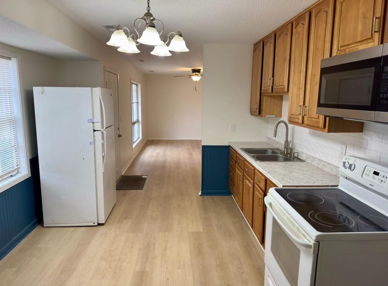 909 Hillside Dr - Photo 7 of 20