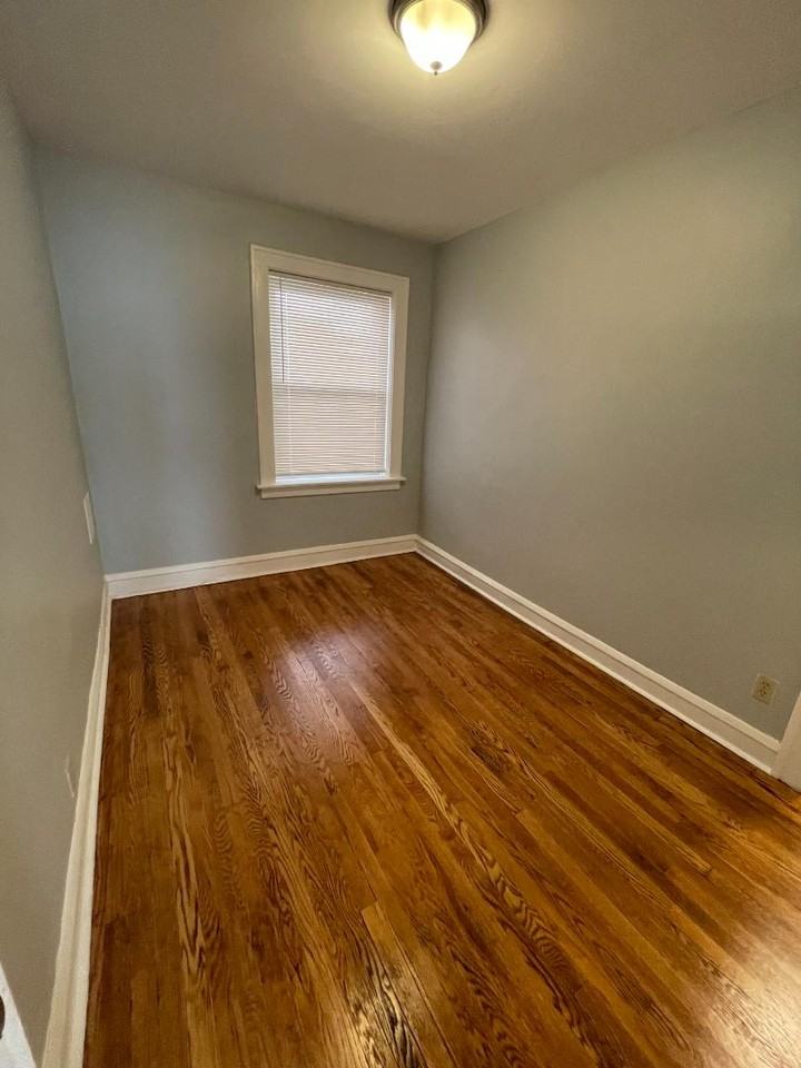 1418 West 82nd Street - Photo 3 of 21