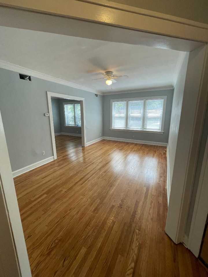 1418 West 82nd Street - Photo 4 of 21