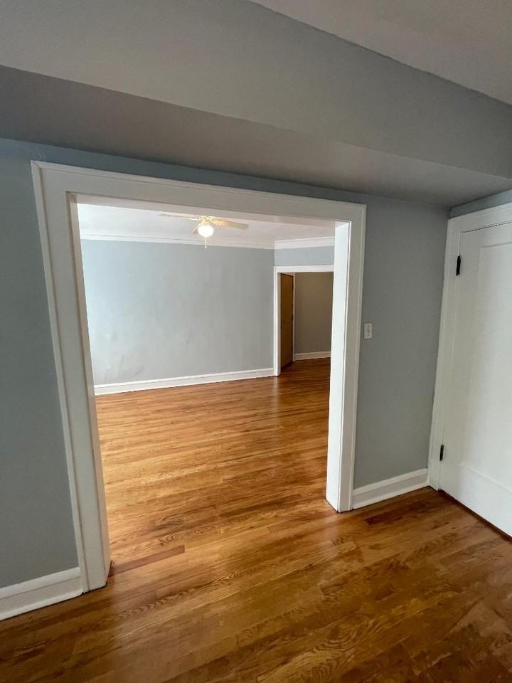 1418 West 82nd Street - Photo 6 of 21