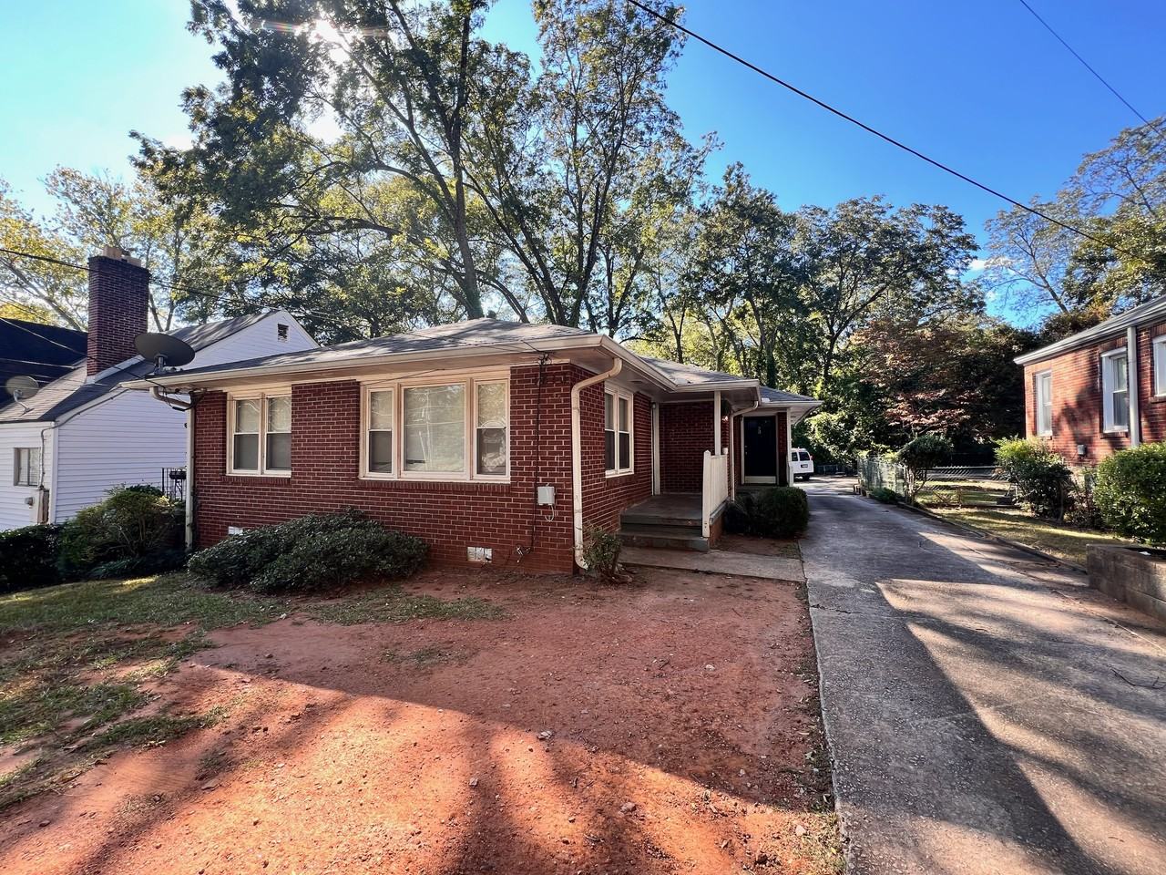 1813 Sylvan Rd Sw #B - Photo 2 of 9