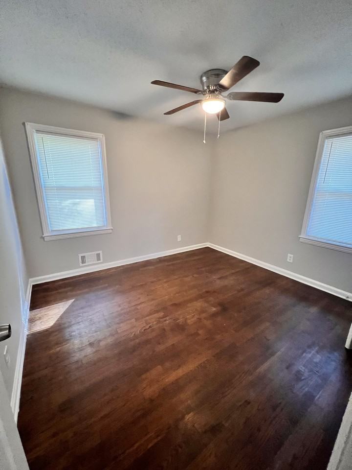 1813 Sylvan Rd Sw #B - Photo 5 of 9