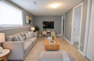 featured image of 806 Wright St Lowr