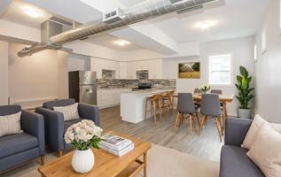 featured image of 140 Caroline St S