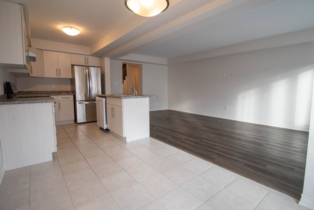 556 Julia Dr - Photo 4 of 20