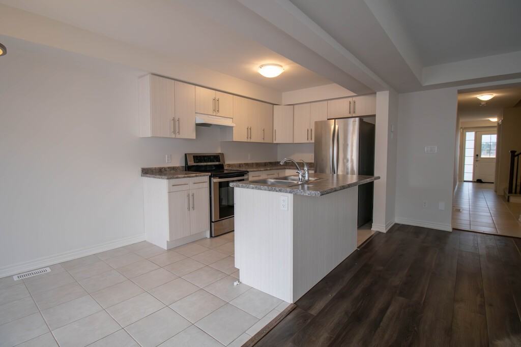 556 Julia Dr - Photo 5 of 20