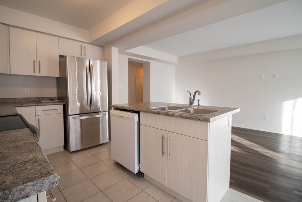 556 Julia Dr - Photo 6 of 20