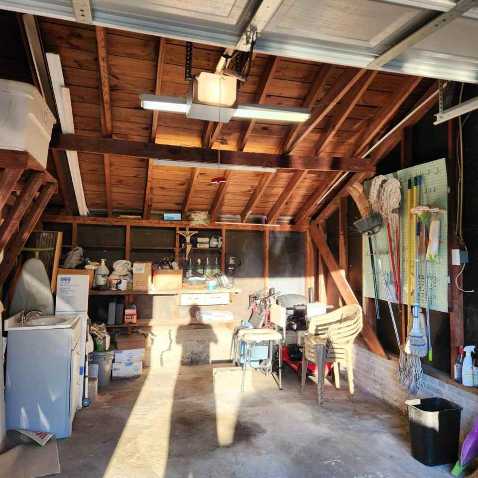 7927 Reid Ave - Photo 3 of 20