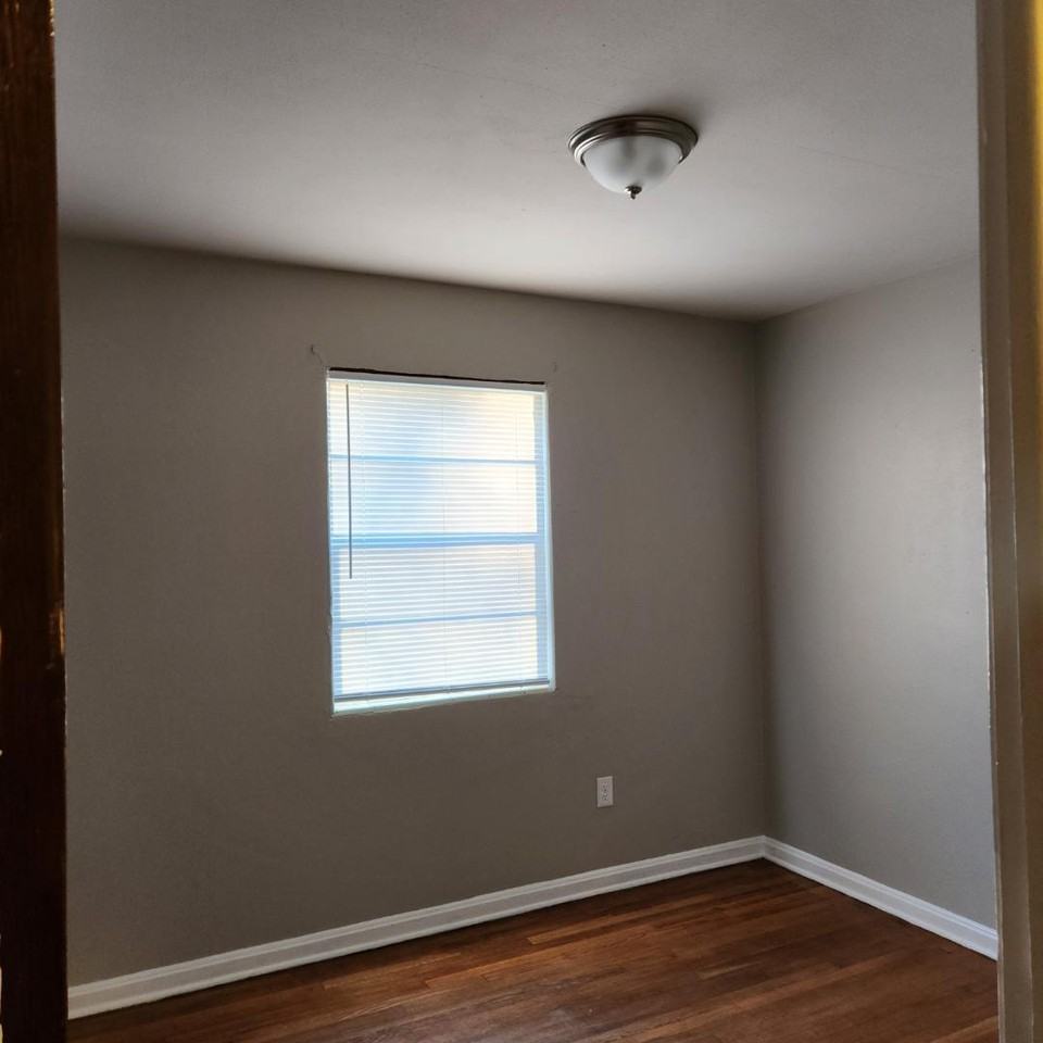 7927 Reid Ave - Photo 5 of 20