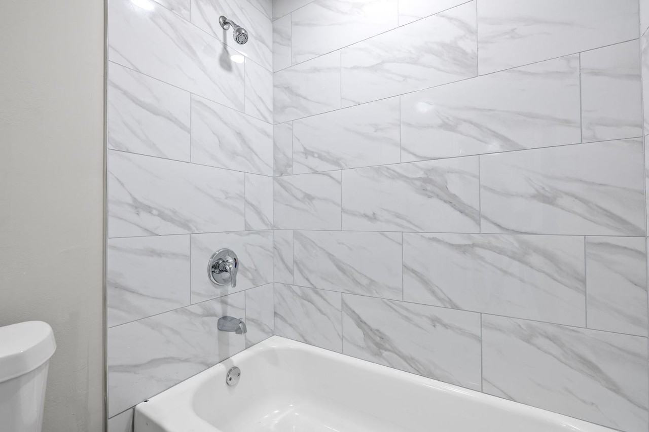 2213 Kenneth Ave S - Photo 6 of 20