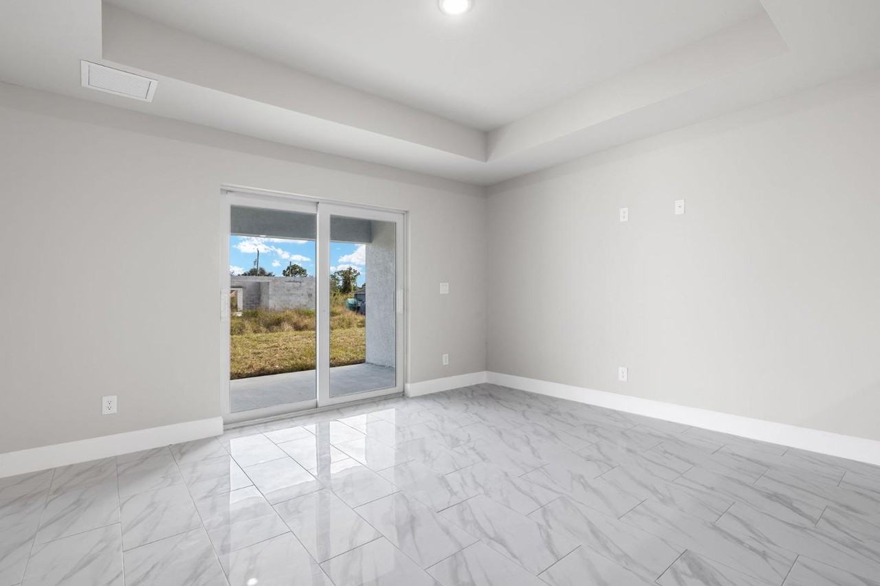 2213 Kenneth Ave S - Photo 7 of 20