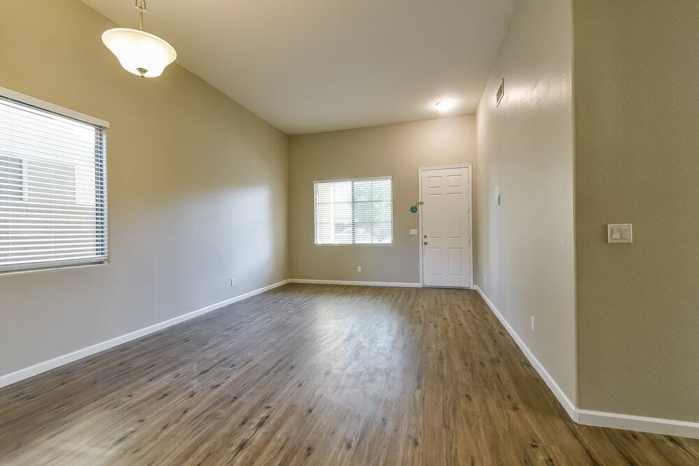 39520 N Hillerman Way - Photo 5 of 17