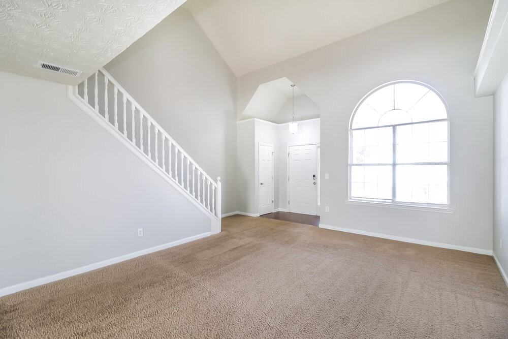 650 Compton Ln - Photo 7 of 17