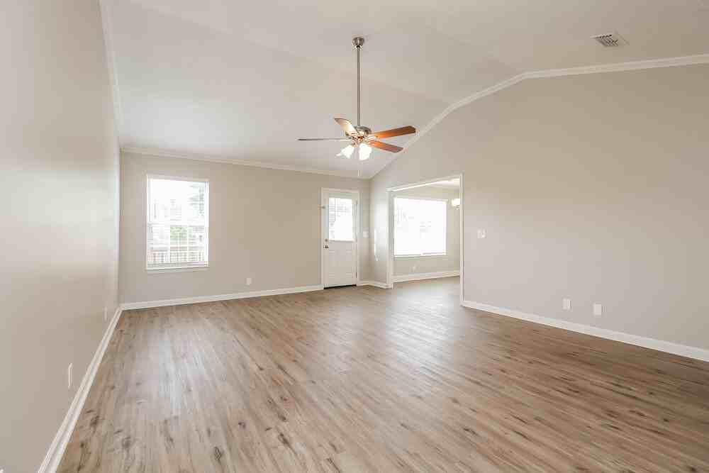 1195 Saint Andrews Dr - Photo 4 of 16