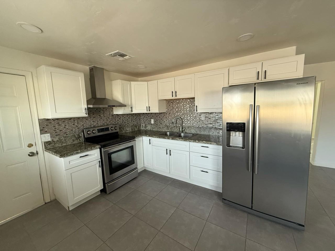 3917 S Liberty Ave #1 - Photo 7 of 19