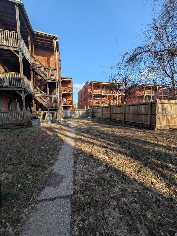 905 Park Street #A4 - Photo 6 of 10