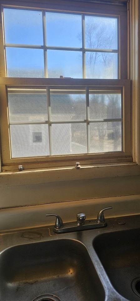 1033 1st St - Photo 3 of 8