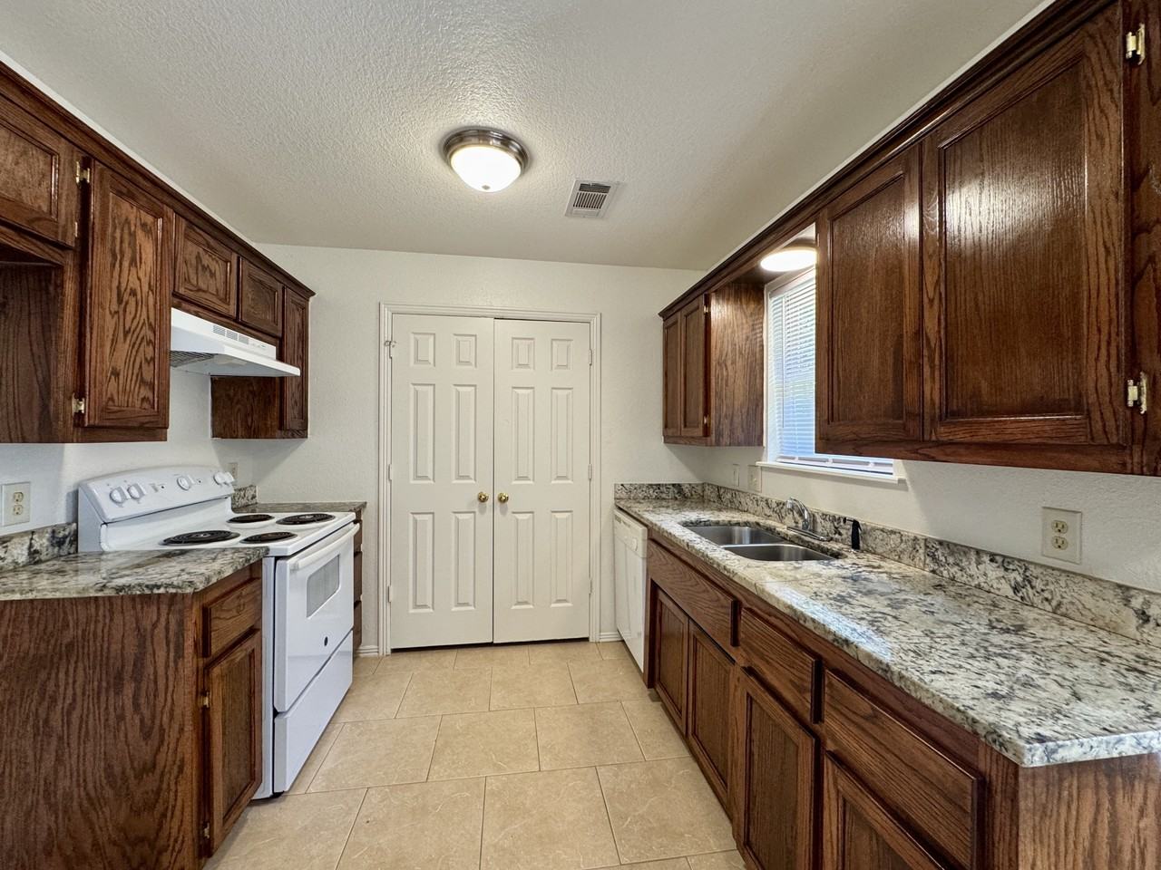 128 Lanita Cir #1 - Photo 2 of 9