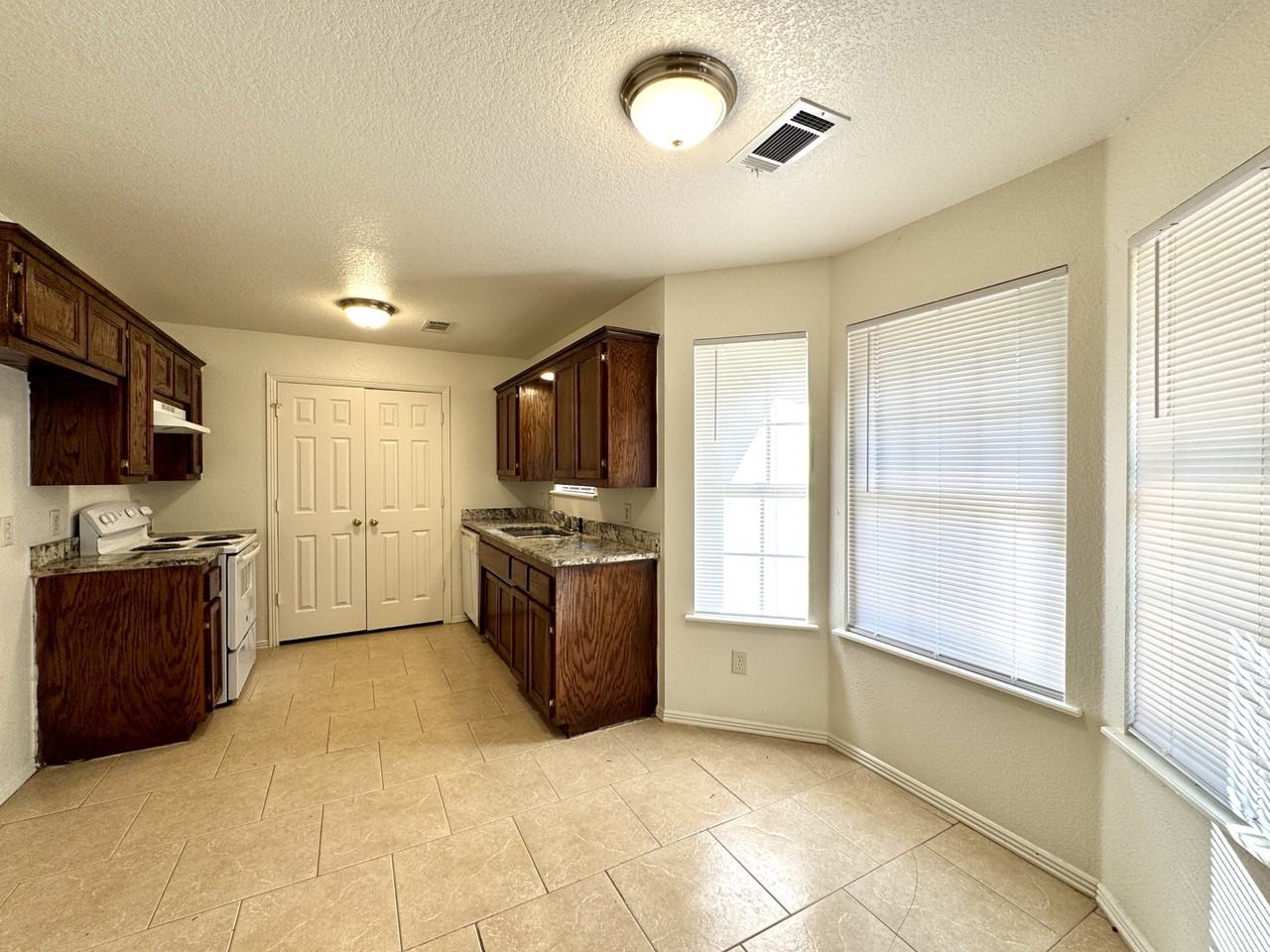 128 Lanita Cir #1 - Photo 3 of 9