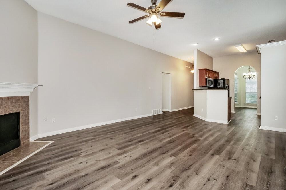 9775 Misty Bay Cv - Photo 5 of 17