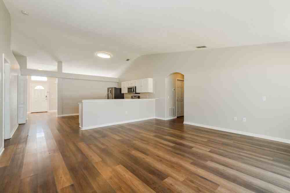 232 Tiffany Ct - Photo 5 of 16