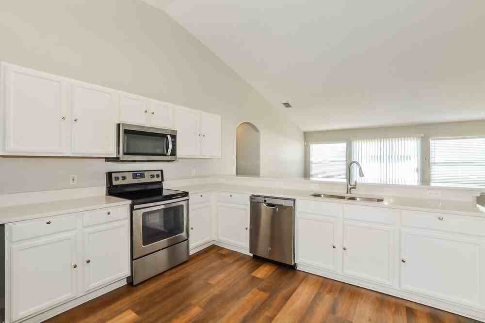 232 Tiffany Ct - Photo 7 of 16