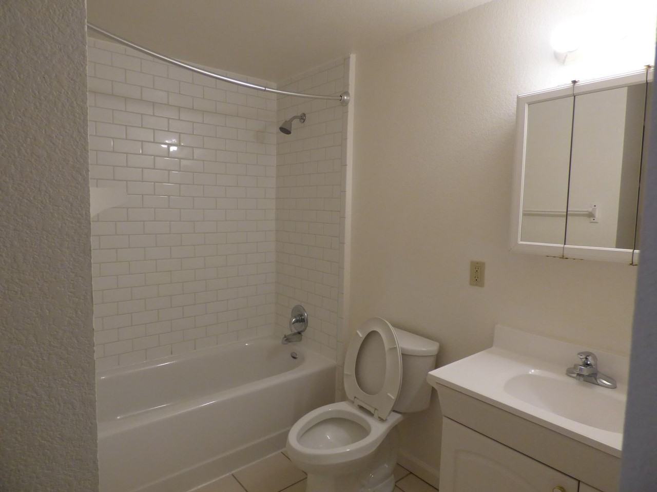 546 Atwood St - Photo 7 of 15