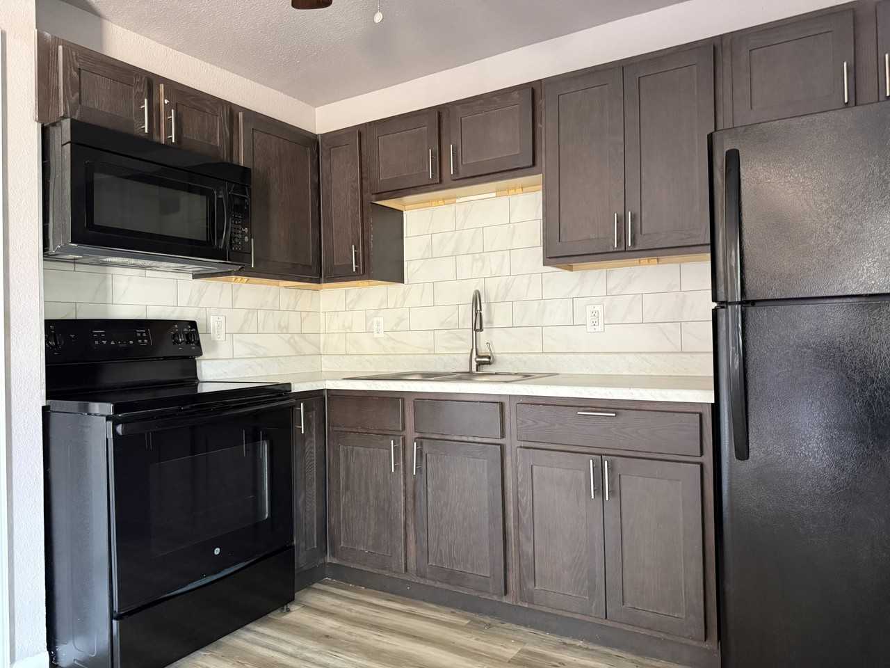 2826 Cedar Cir #3 - Photo 3 of 7