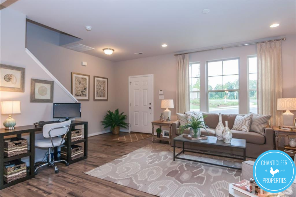 1007 Metropolitan Dr #1 - Photo 4 of 9