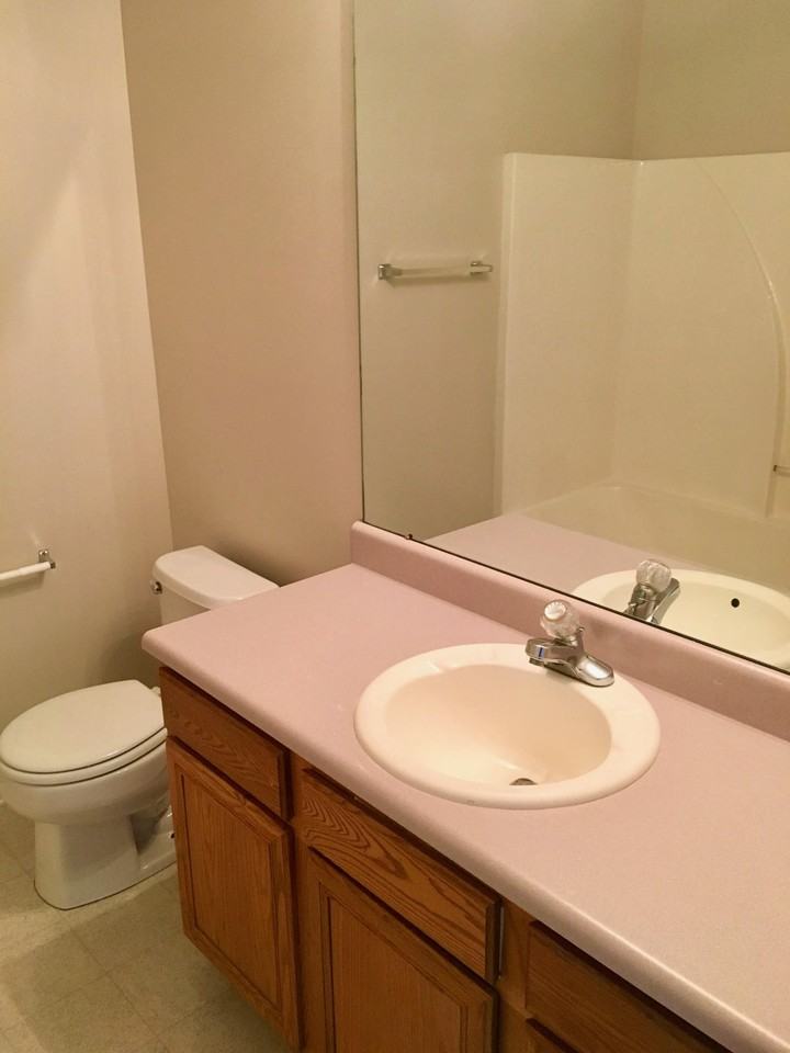 Goldridge Dr Sw #H - Photo 3 of 6