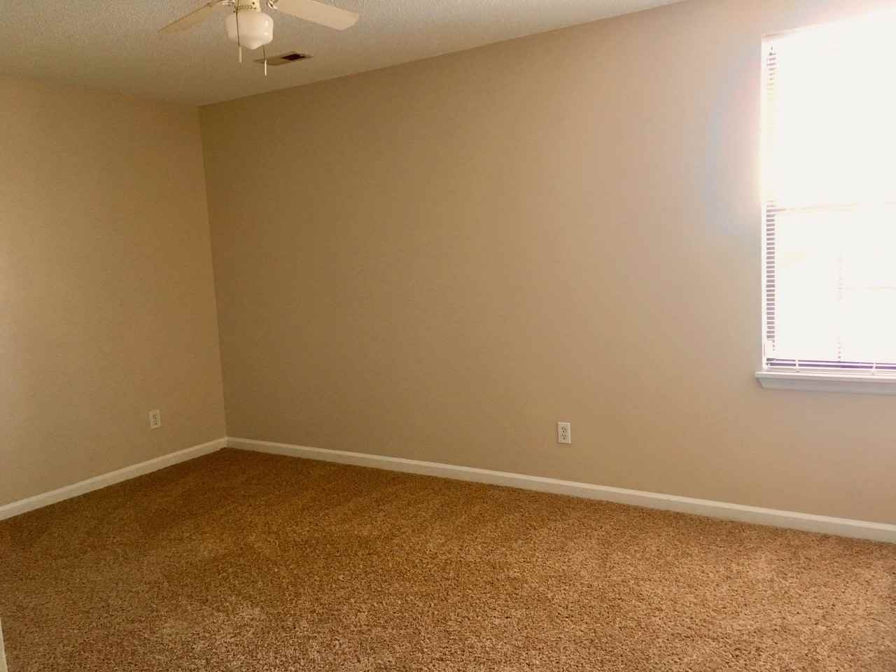 Goldridge Dr Sw #H - Photo 5 of 6