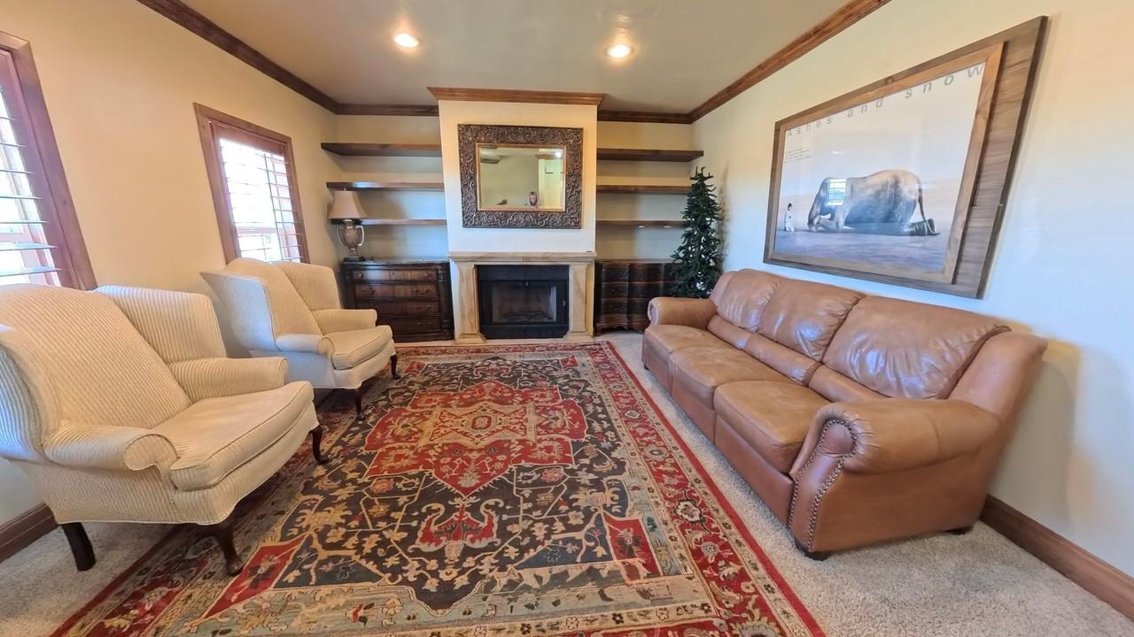 4295 Ivy Ln - Photo 3 of 37