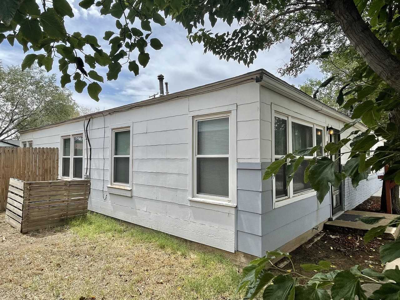 4205 41st St #1 - Photo 3 of 37