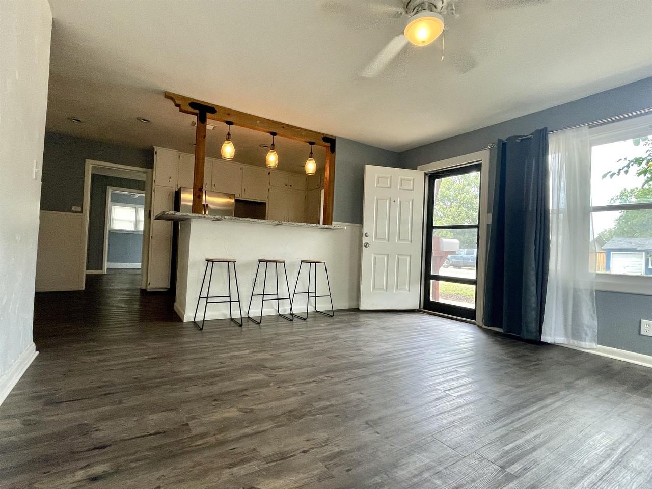 4205 41st St #1 - Photo 6 of 37